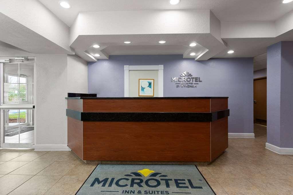 Microtel Inn&Suites - Zephyrhills Interior foto
