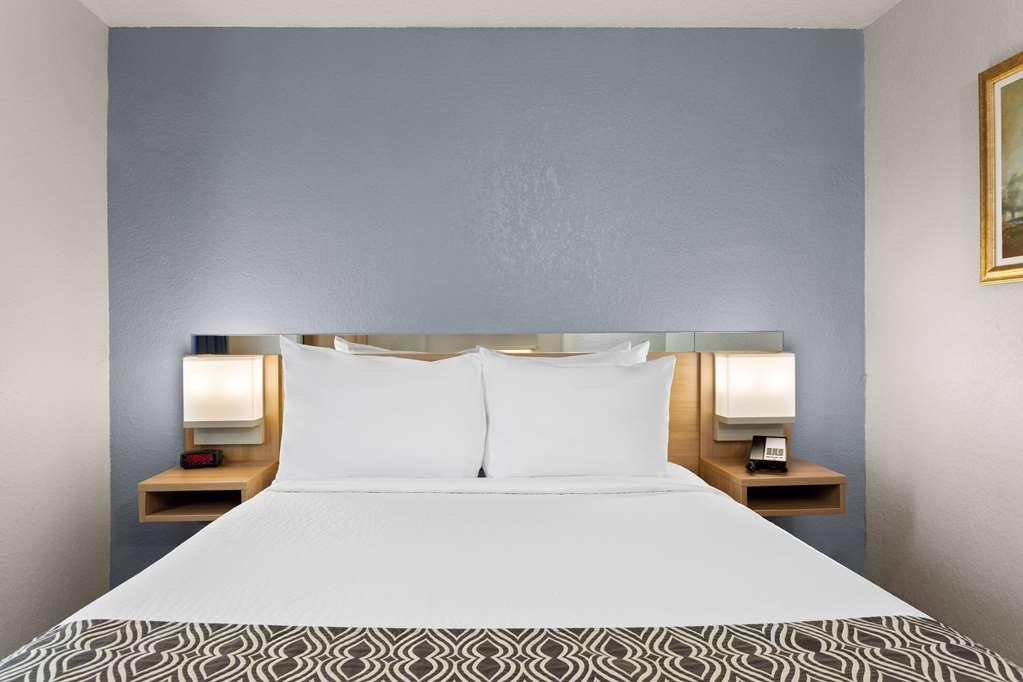 Microtel Inn&Suites - Zephyrhills Zimmer foto